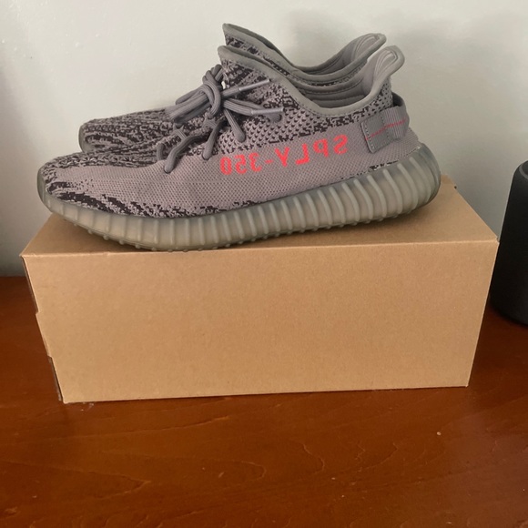 Size 10 Yeezy beluga v2 2.0 - Picture 3 of 7